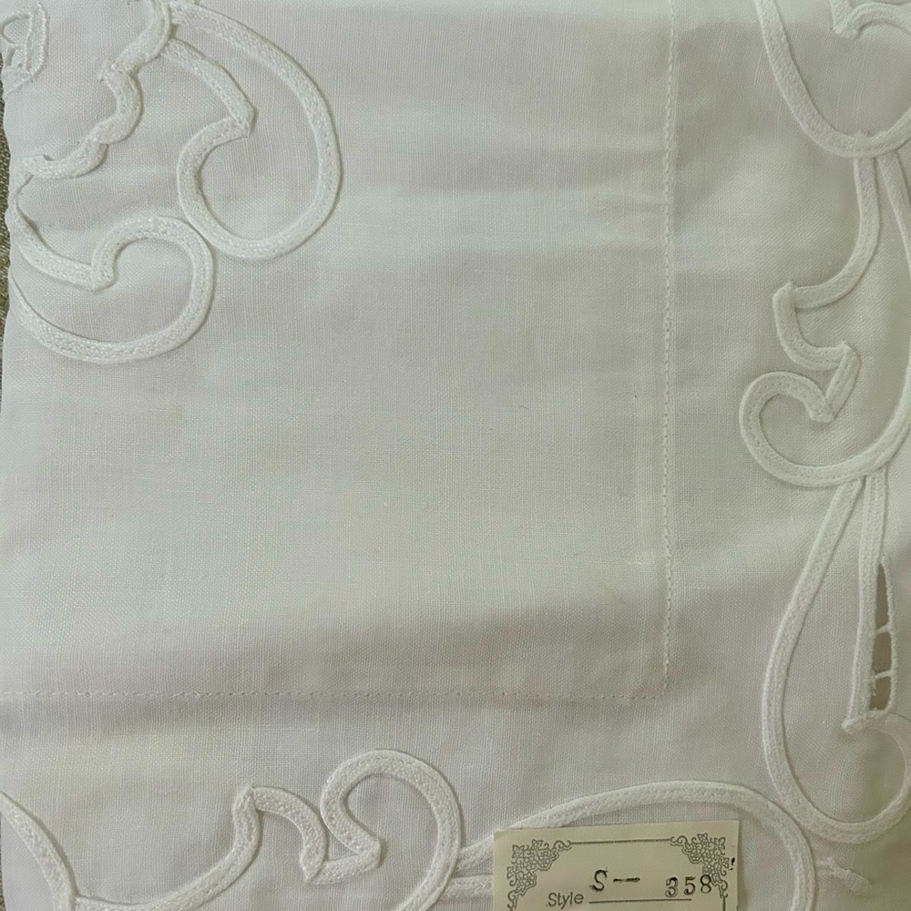 Embroidery NWT 100% Cotton pillow shams